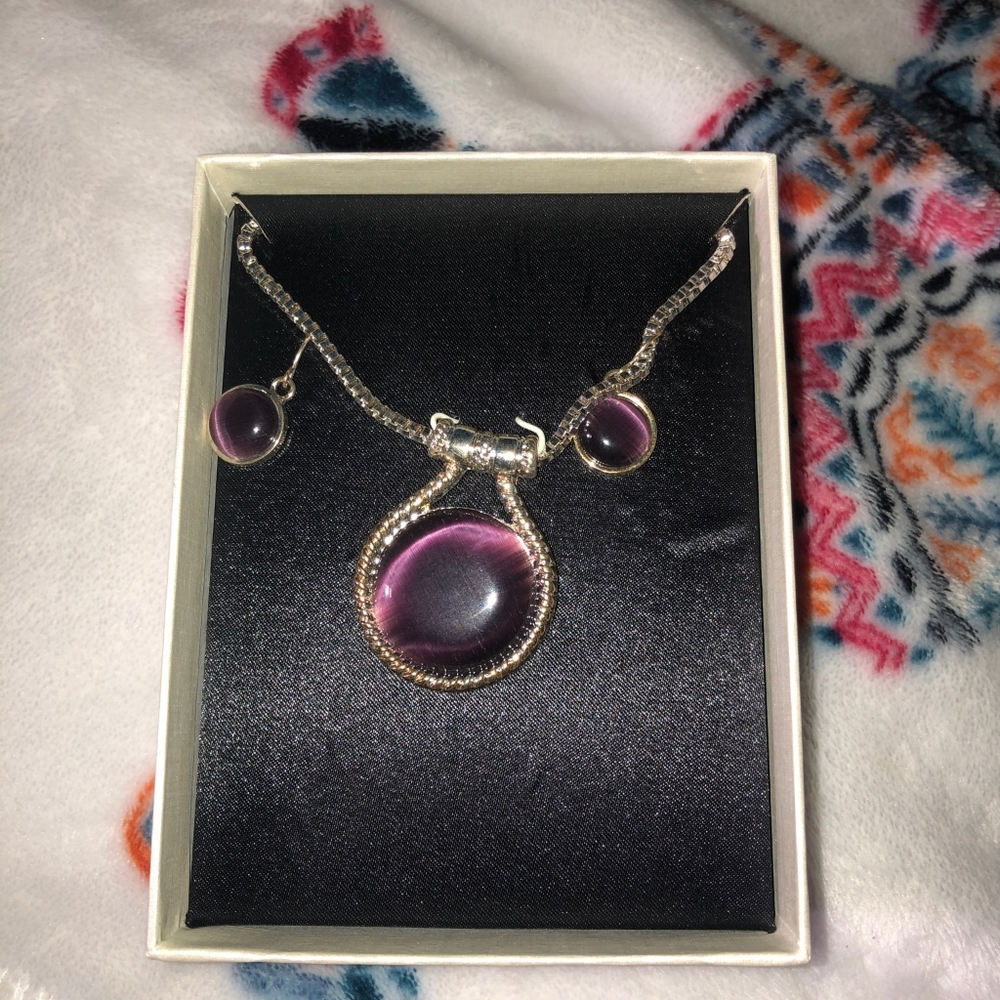 Necklace and earring set.